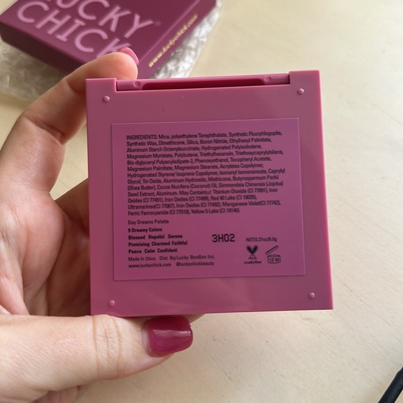 LUCKY CHICK
Daydreams Eyeshadow Palette - Picture 8 of 10